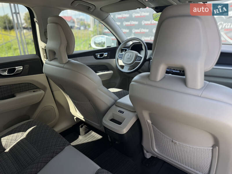 Внедорожник / Кроссовер Volvo XC60 2017 в Каменец-Подольском