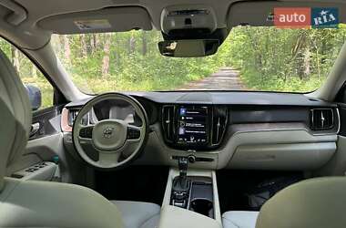 Внедорожник / Кроссовер Volvo XC60 2021 в 