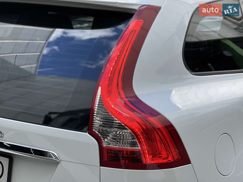 Внедорожник / Кроссовер Volvo XC60 2015 в Киеве