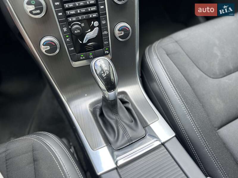 Внедорожник / Кроссовер Volvo XC60 2015 в Киеве