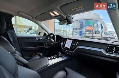 Внедорожник / Кроссовер Volvo XC60 2023 в 