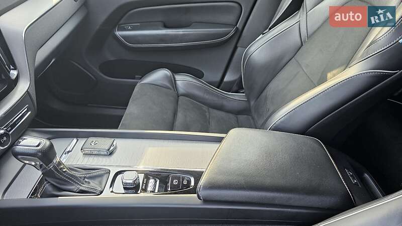 Внедорожник / Кроссовер Volvo XC60 2018 в Бродах