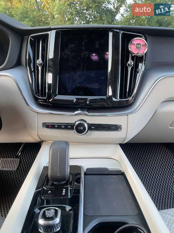Внедорожник / Кроссовер Volvo XC60 2022 в Тернополе
