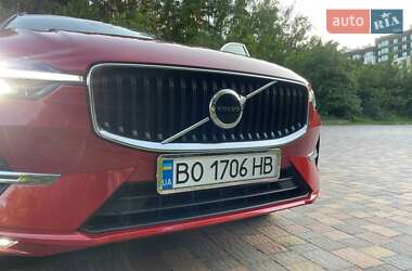 Внедорожник / Кроссовер Volvo XC60 2022 в 