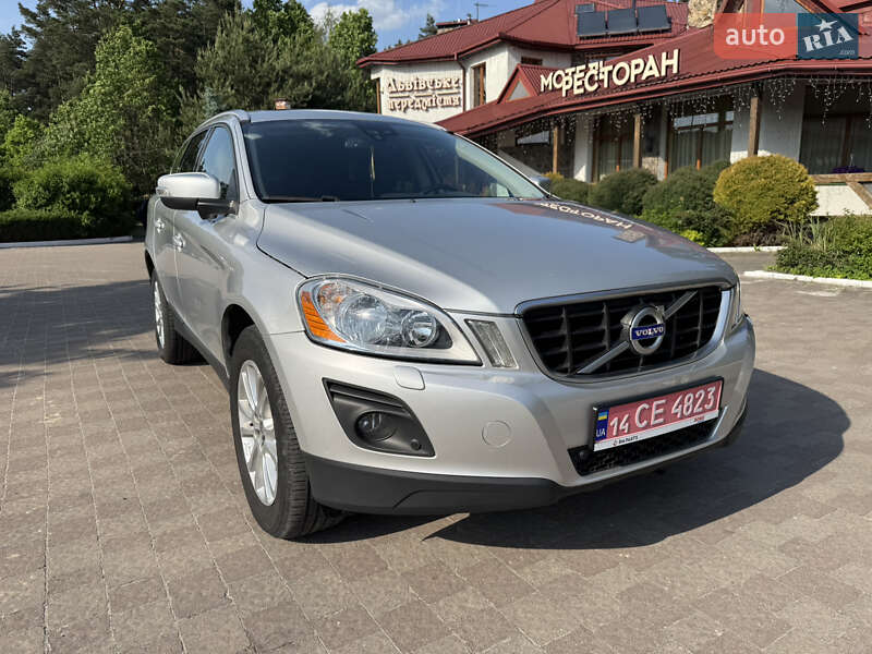 Внедорожник / Кроссовер Volvo XC60 2010 в 