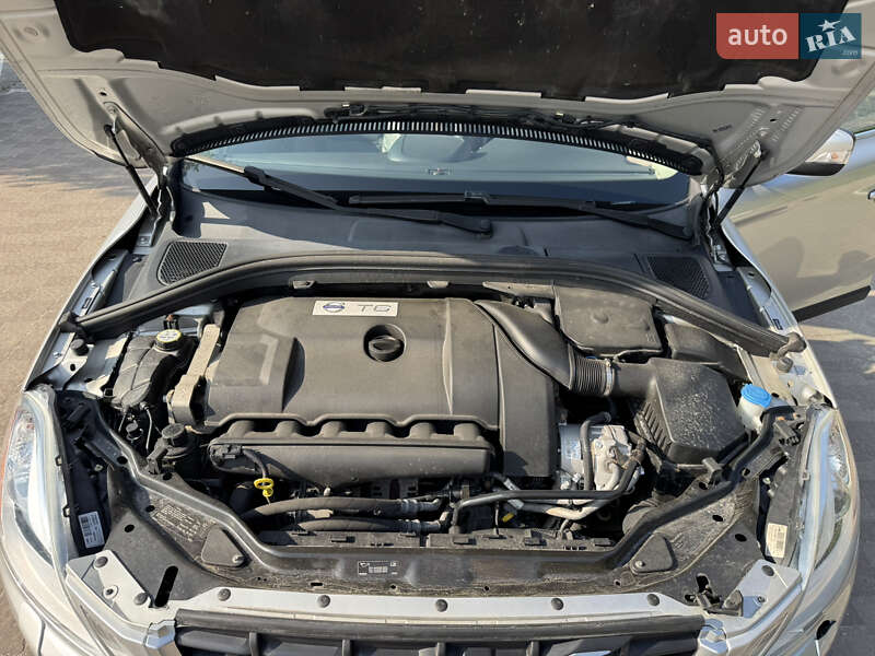 Внедорожник / Кроссовер Volvo XC60 2010 в Львове