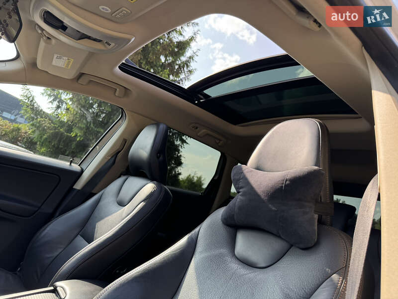 Внедорожник / Кроссовер Volvo XC60 2010 в Львове