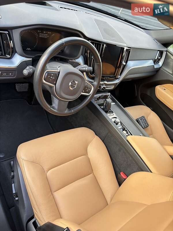 Внедорожник / Кроссовер Volvo XC60 2019 в Ирпене
