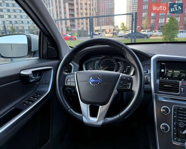 Внедорожник / Кроссовер Volvo XC60 2015 в Киеве