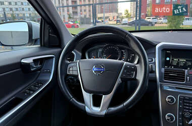 Внедорожник / Кроссовер Volvo XC60 2015 в 
