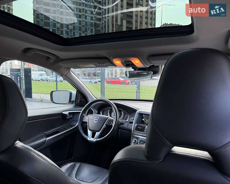Внедорожник / Кроссовер Volvo XC60 2015 в Киеве