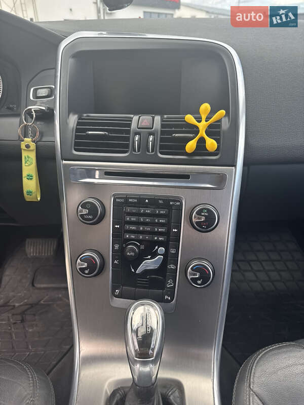 Внедорожник / Кроссовер Volvo XC60 2012 в Березному