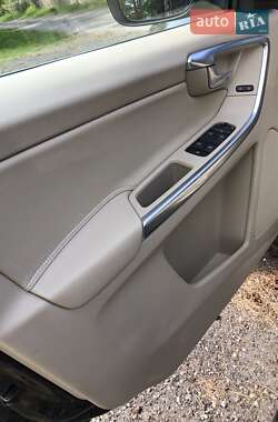 Внедорожник / Кроссовер Volvo XC60 2014 в 