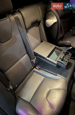 Внедорожник / Кроссовер Volvo XC60 2016 в 