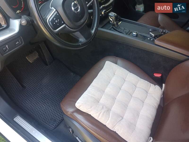 Внедорожник / Кроссовер Volvo XC60 2018 в Житомире