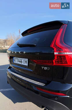 Внедорожник / Кроссовер Volvo XC60 2018 в 