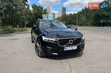 Внедорожник / Кроссовер Volvo XC60 2018 в 
