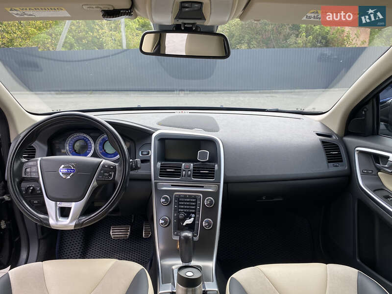 Внедорожник / Кроссовер Volvo XC60 2010 в Полтаве