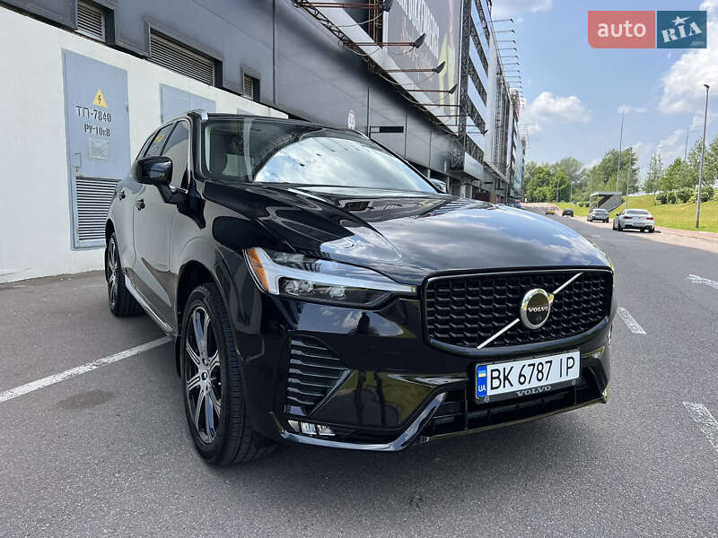 Внедорожник / Кроссовер Volvo XC60 2021 в Киеве