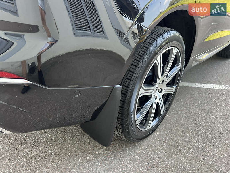 Внедорожник / Кроссовер Volvo XC60 2021 в Киеве