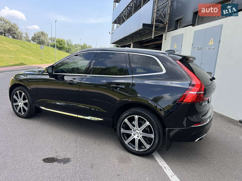 Внедорожник / Кроссовер Volvo XC60 2021 в Киеве