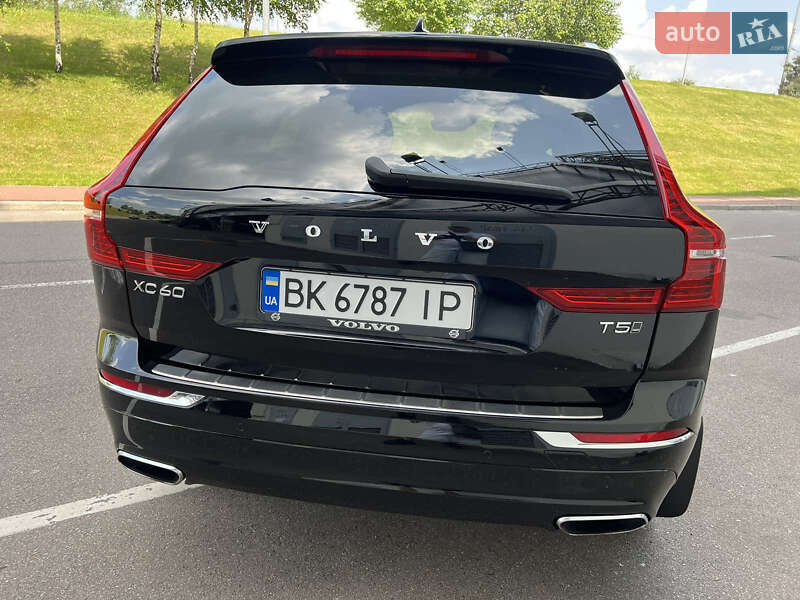 Внедорожник / Кроссовер Volvo XC60 2021 в Киеве