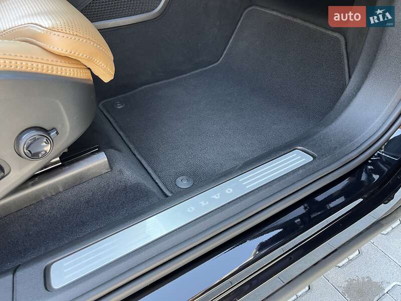 Внедорожник / Кроссовер Volvo XC60 2017 в Киеве фото 22 Внедорожник / Кроссовер Volvo XC60 2017 в Киеве