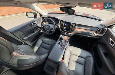 Внедорожник / Кроссовер Volvo XC60 2023 в 