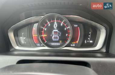 Внедорожник / Кроссовер Volvo XC60 2015 в 