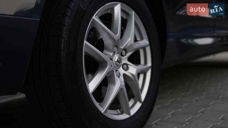 Внедорожник / Кроссовер Volvo XC60 2017 в Вараше