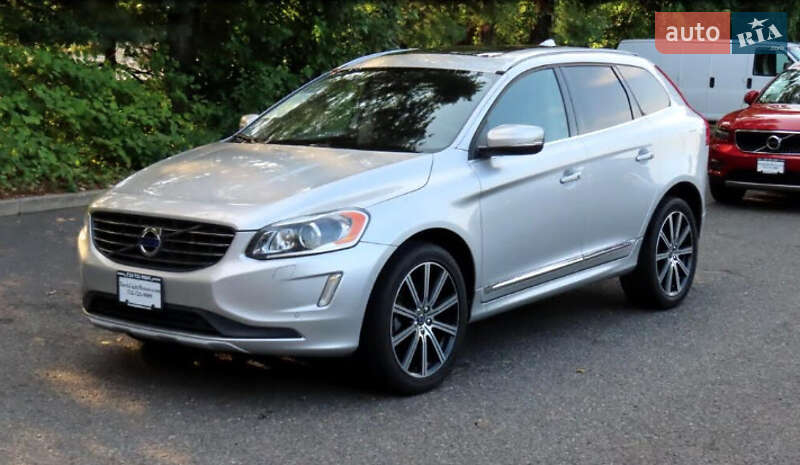 Внедорожник / Кроссовер Volvo XC60 2017 в 