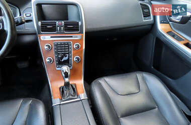 Внедорожник / Кроссовер Volvo XC60 2017 в 