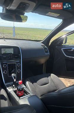 Внедорожник / Кроссовер Volvo XC60 2015 в 