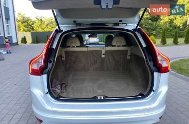 Внедорожник / Кроссовер Volvo XC60 2015 в 