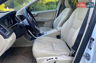 Внедорожник / Кроссовер Volvo XC60 2015 в 