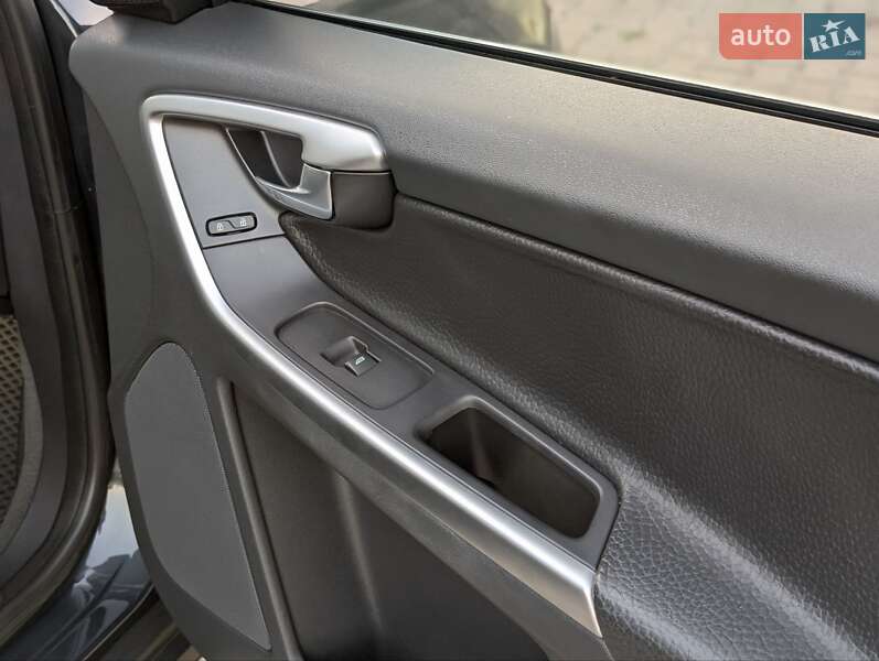 Внедорожник / Кроссовер Volvo XC60 2010 в Ивано-Франковске фото 71 Внедорожник / Кроссовер Volvo XC60 2010 в Ивано-Франковске
