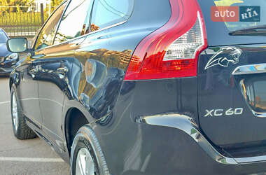 Внедорожник / Кроссовер Volvo XC60 2016 в 
