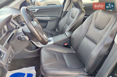 Внедорожник / Кроссовер Volvo XC60 2016 в 