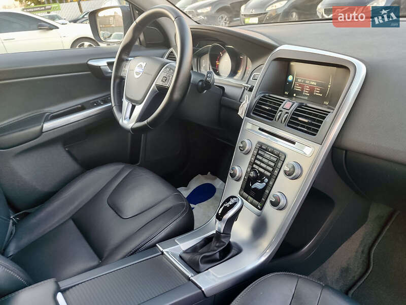 Внедорожник / Кроссовер Volvo XC60 2016 в Киеве