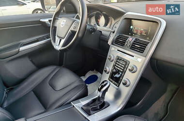 Внедорожник / Кроссовер Volvo XC60 2016 в 