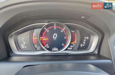 Внедорожник / Кроссовер Volvo XC60 2016 в 