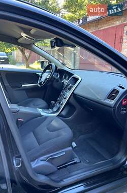 Внедорожник / Кроссовер Volvo XC60 2011 в 