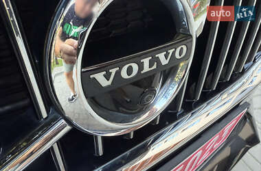 Внедорожник / Кроссовер Volvo XC60 2021 в 