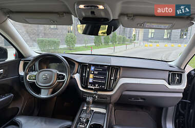 Внедорожник / Кроссовер Volvo XC60 2021 в 
