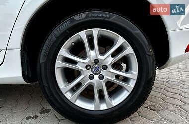 Внедорожник / Кроссовер Volvo XC60 2015 в 