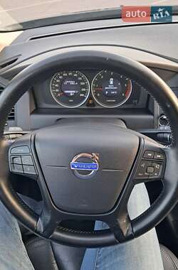 Позашляховик / Кросовер Volvo XC60 2013 в 