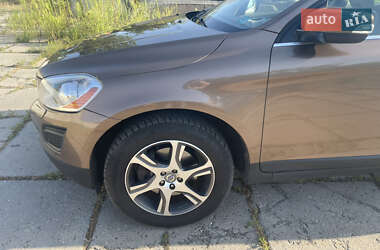 Внедорожник / Кроссовер Volvo XC60 2012 в 