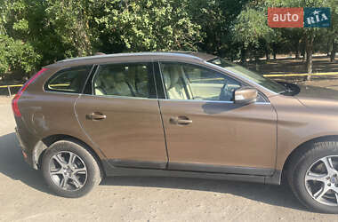 Внедорожник / Кроссовер Volvo XC60 2012 в 