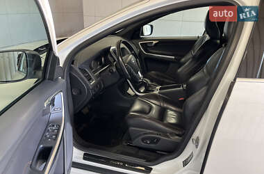 Внедорожник / Кроссовер Volvo XC60 2013 в 