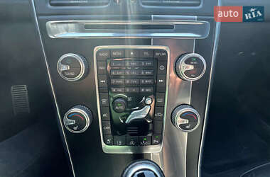 Внедорожник / Кроссовер Volvo XC60 2017 в 